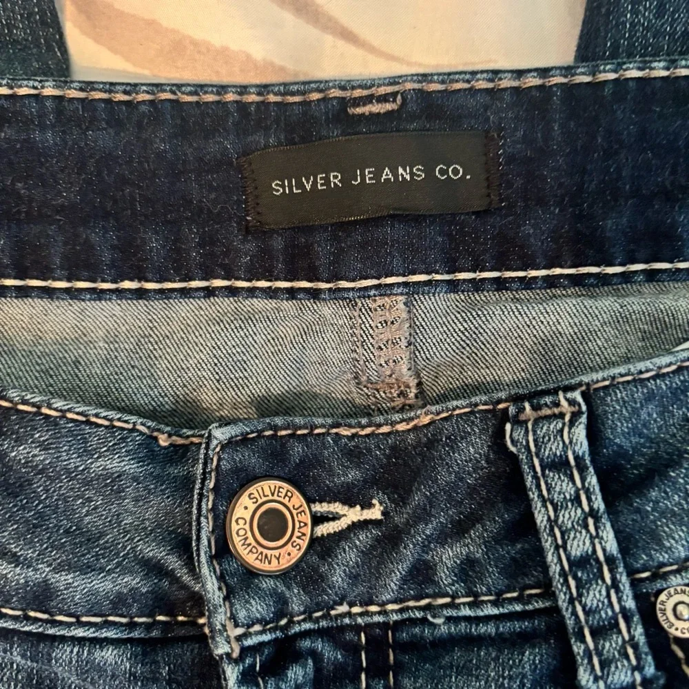 Silver Jeans Co. Avery Skinny Crop Jeans - Picture 7 of 15